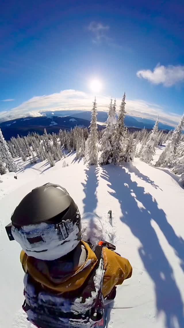 Snowy mountain top or a tropical beach: which one would you choose?

#fuelingyourpassion 
#thatskidoofeeling