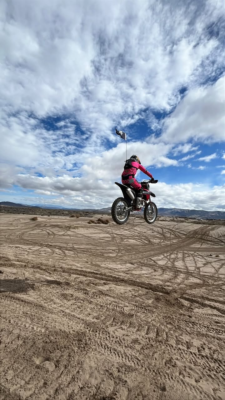 Epic sand conditions on Saturday.  Happy to get  out for a couple hours and rip! I did re injure my ribs tho:/