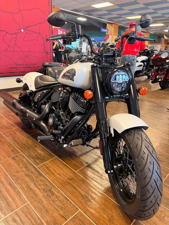 $21,159 out the door! 🚪 

Beautiful 2026 Chief Bobber 116

Ghost White Metallic Smoke

Ask for Isaac if you want free advice on how to pick up chicks! 🐣 (P.S- takes spending $21,159)
 
3076900215