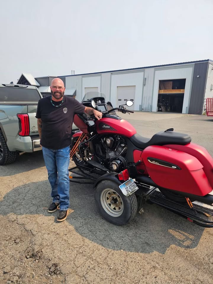 Congrats to Lee on his new 2026 Indian Challenger Smoke Red!