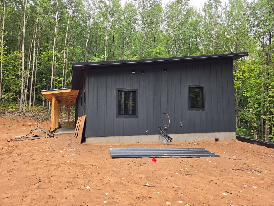 Thos one is done on the exterior and insulated,  big thanks to my crew! 

#contractorlife