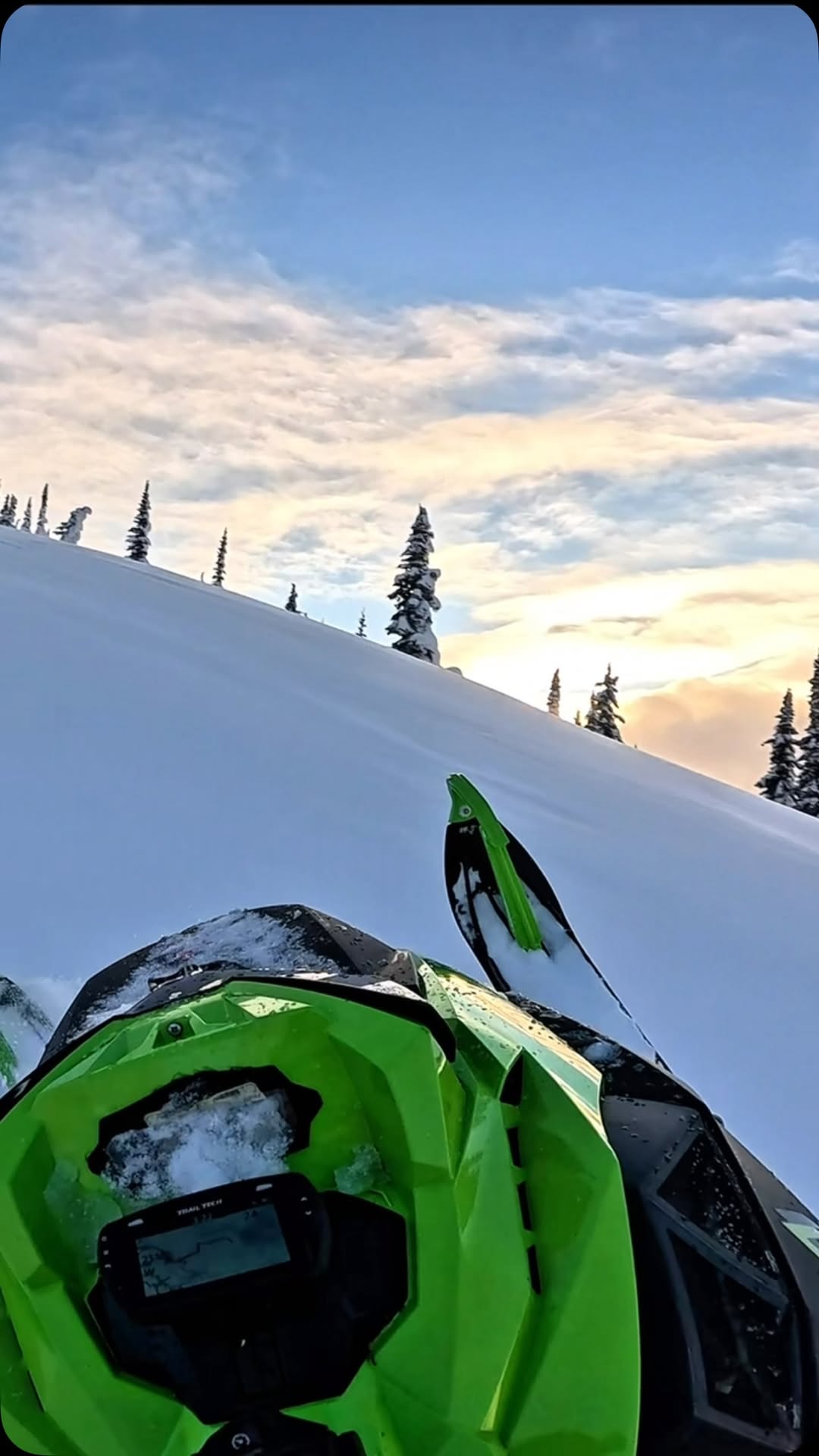 Sunrise to Sunset!!! 

#braaap 

#arcticcat_snow #lifebehindhandlebars #sled #sledder