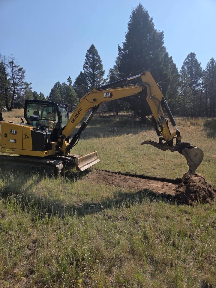 Building sweet jumps! #braap #7yearsold #Montana #mountainlife #betausa #kawasaki #dirtbike
Montana RidgeRunners -Youth