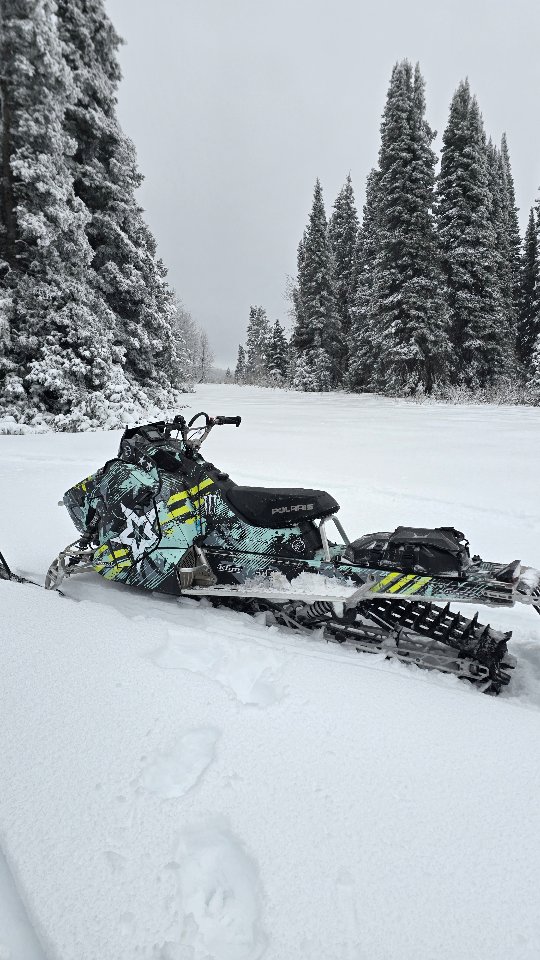 The snow has absolutely no base to it but still not a bad ride for the first one of the season
