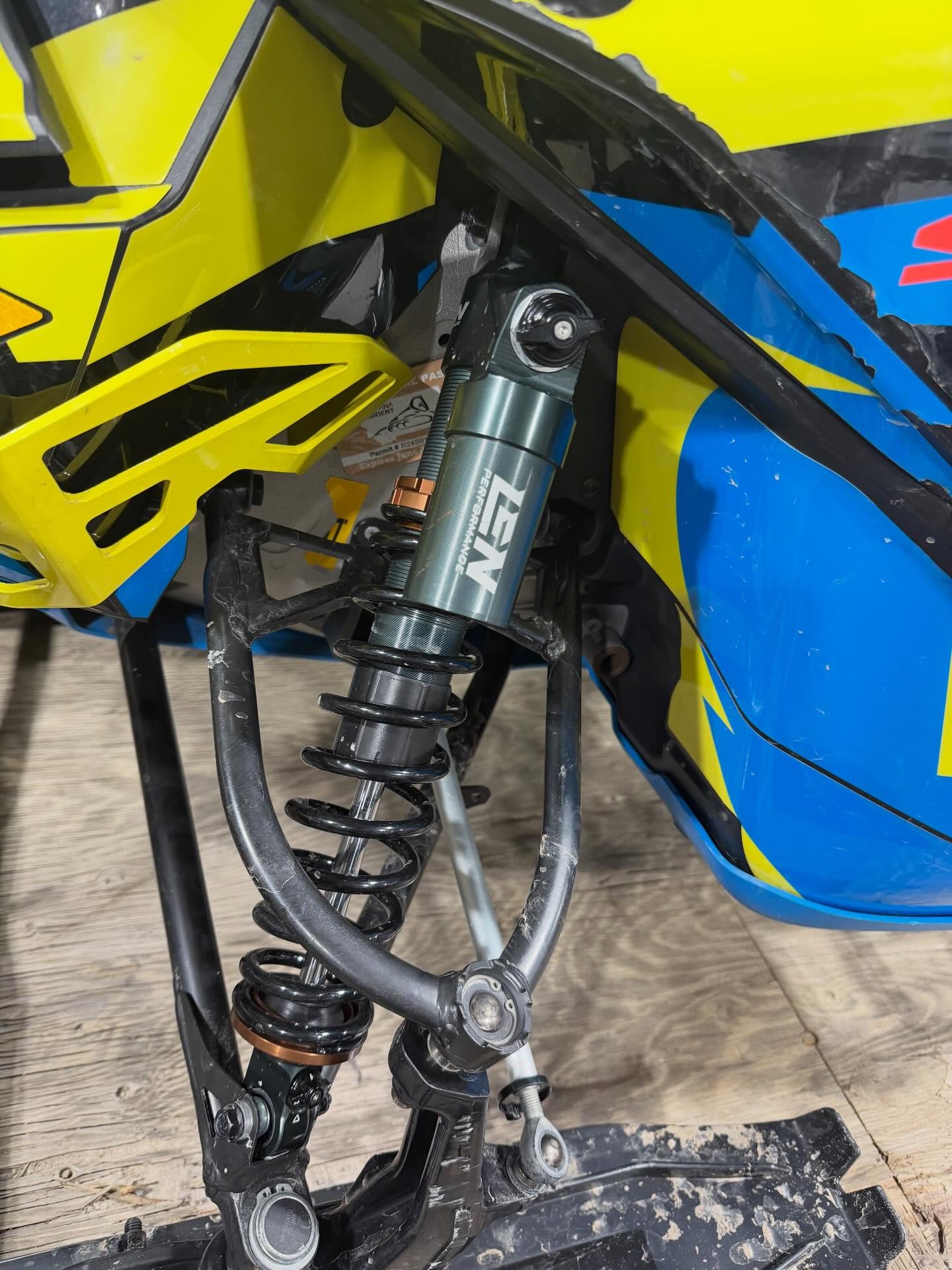Stoked to be a part of the @len_performance ambassador program this year! Got the full set of shocks and they are 🔥🔥 The adjustability of the compression and rebound makes tuning your ride easy and can get it dialed exactly where you want it!!