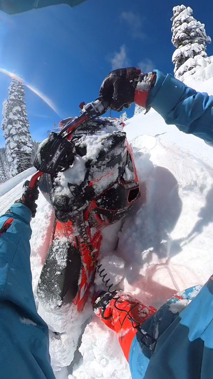 Facts 😭 

#snowmobiling #snowmobilefails #funny #winter #lynxsnowmobiles 

@arcticfxgraphics 
@509inc 
@ggb_exhaust 
@cobrapullcords 
@rsiracing 
@oxbowgear 
@gofast_nation 
@sledsend 
@insta360snow 
@lynx_snowmobiles