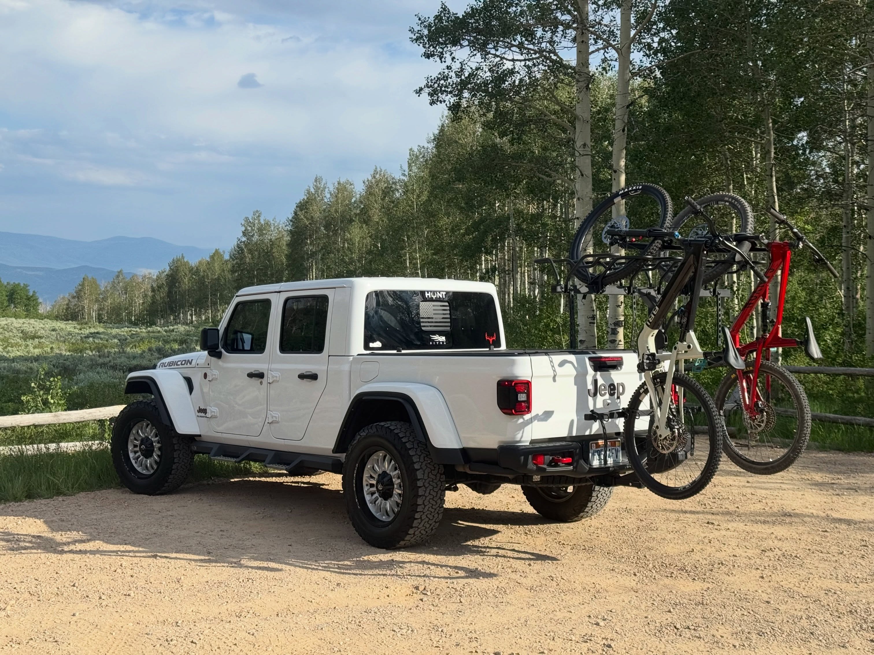 Decided to do a last minute ride with @spencer.evans.official up to Midway to hit the WOW trail. Had an absolute blast till I popped a tire 5 miles in🤦‍♂️. Didn’t come prepared so I hiked it out another 4 miles to the road. I lost this time but I’m gonna try and tackle it again. So if you ride mountain bikes let’s go hit it!🤙 #wowtrail #ari