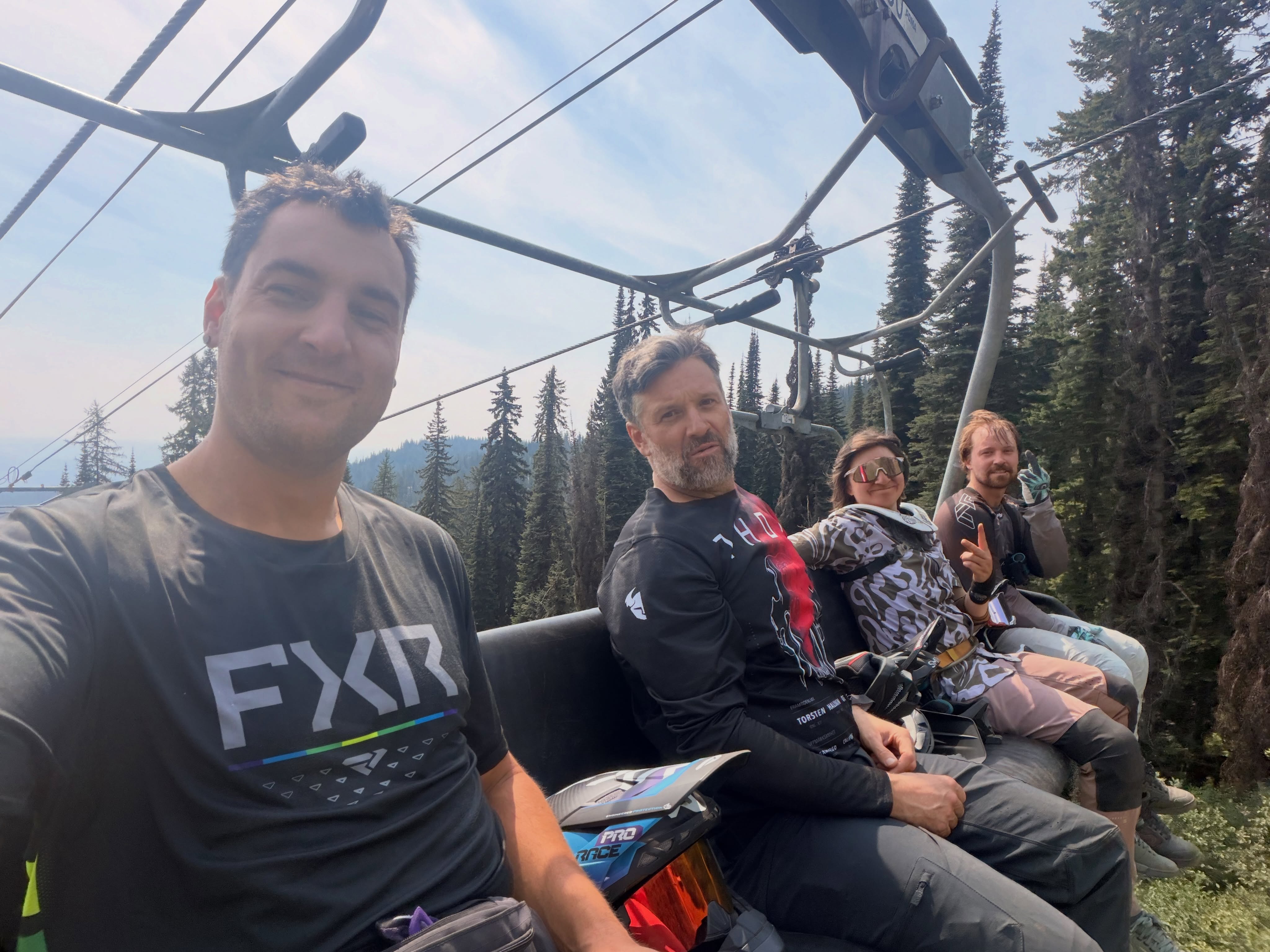 You know life is busy when it’s mid august, and I finally get my first bike park day in for the year. Thanks for getting me out @r31dus_bikes_builds @rayyyyshel @gobotics