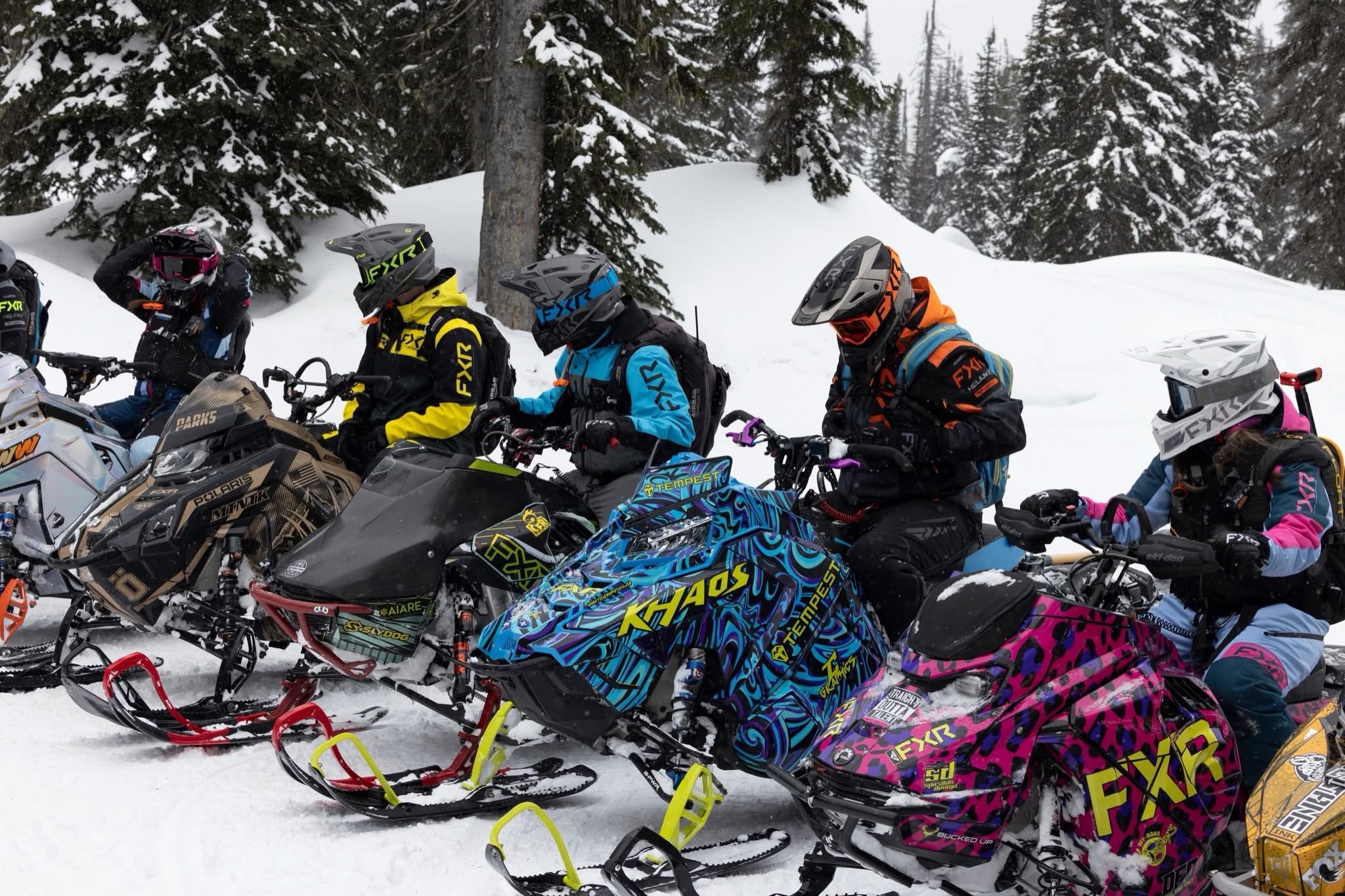 2027 snow season is almost here and with it comes a whole new line of @fxrsnow snow gear. This year’s line up has focused heavily on expanding all back country offerings to suit every level of riding and budget. Be sure to check out your nearest Fxr dealer or fxrracing.ca. @fxrracing @fxrfactoryoutletsuperstore