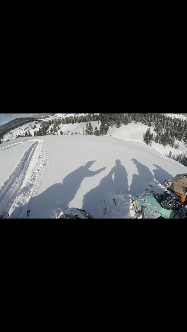 The heat today really has me missing beautiful pow days like this out in God's country, gripping my @cheetah_snow Kesterke bars and squeezing the @munstercanada finger throttle and @3d_logik brake lever. Only feeling more free than sledding backcountry zones like this is doing it with your childhood friend @730ridered or the @sledsend brotherhood boys 🙏#sledsendbrotherhood #polarissnow #godscountry