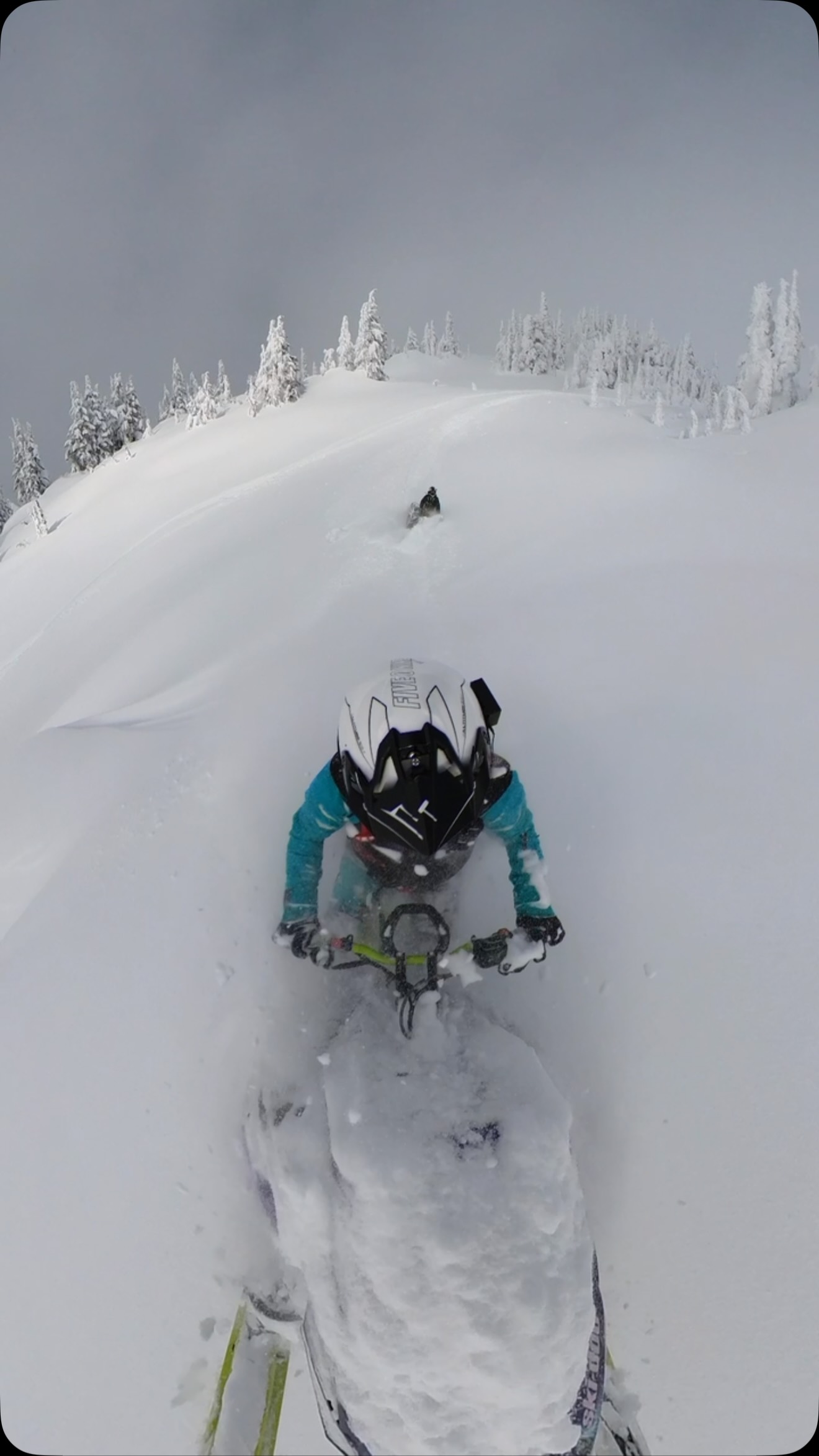 No bad days out here, coming to a mountain soon 🏔️ 
Keeping cool in the powder ❄️ @fiiddyy_ 

@gvpowersports 
@skidoo 

@509inc 
@oxbowgear 
@poire.wraps 

#thatskidoofeeling #skidoo #fuelingyourpassion #journeyfarther #winter