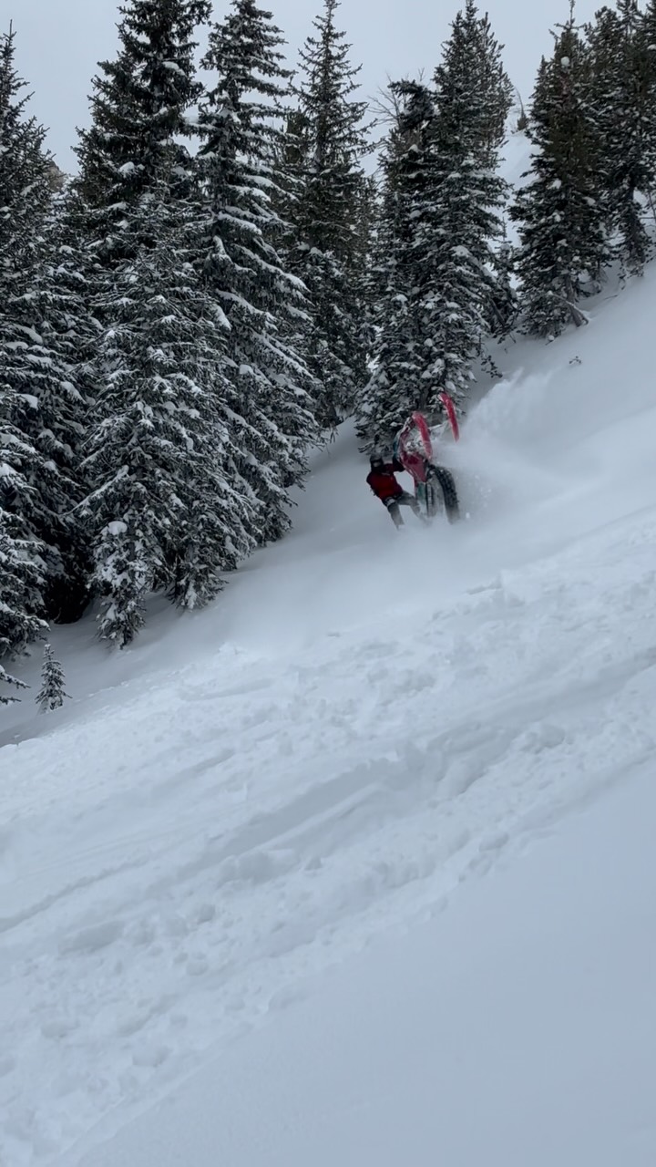 Day 1 in the books yesterday. I didn’t get much for videos but snow was surprisingly good for the start of December. This sled is absolutely ripping! My body felt awesome from all the pre season training I’ve been doing and couldn’t be more excited for this season.💪💪💪

@speedwerxusa @arcticfxgraphics @polarissnow #polarissnow #snowmobiling #snow #arcticfxgraphics #klimlife