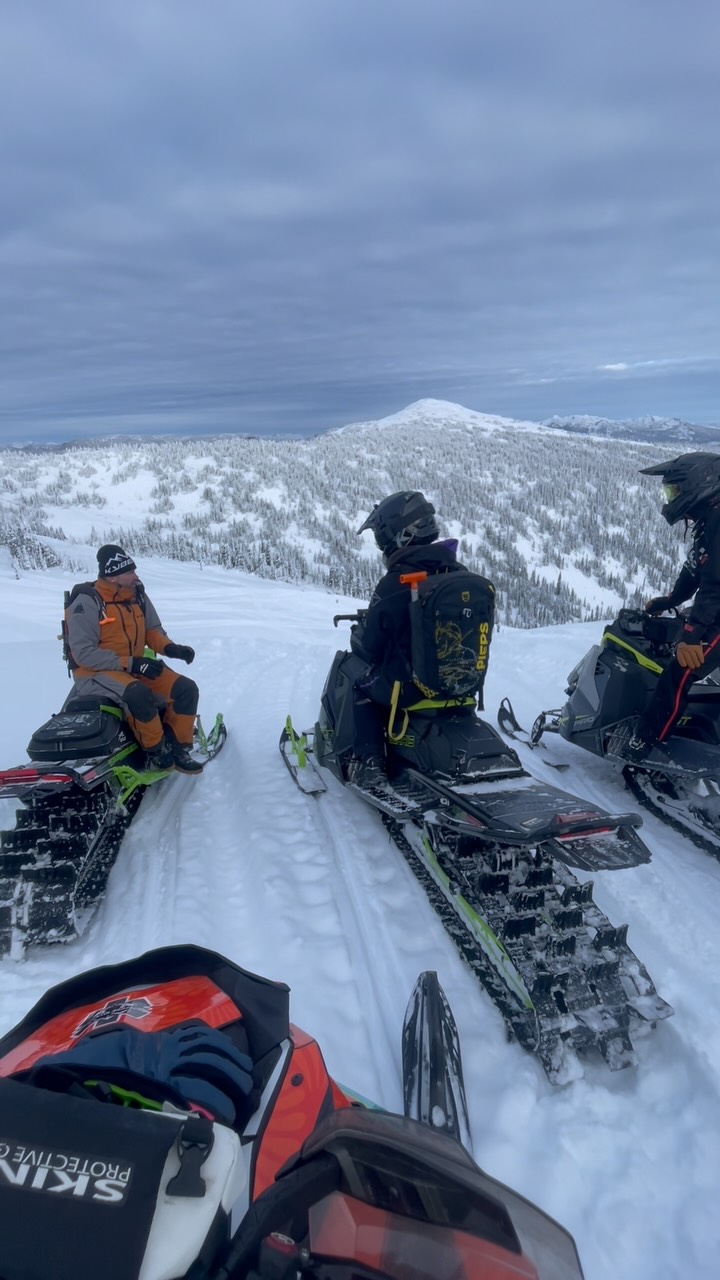 The days are getting shorter, nights longer and snow is one the way for more of these kind of days! 

Such an awesome MAST 1+ taught in British Columbia by @soulrides 

#AvalancheEducation #Snowmobile #TrailToWater #RideLikeAPro #PnwPowderPuffin 

@Marlon_products 
@ArcticFXGraphics 
@tempestOptics
@bikemanperformance_snow 

@klotz1959
@AltitudeSickness_911
@skidoo 

@CAproSkis
@backwoodsbmp
@fluxcreatine 

@VO_Gloves 
@EvansWaterless
@artworkbysierrawinter 
@pureadrenalinesnow