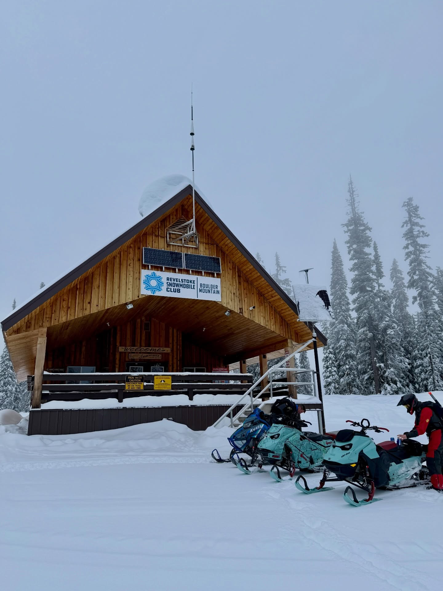 First trip to revelstoke was a success!
 
So good in fact that I am going again tomorow. 

Boulder deffinatly gets a lot more traffic than I am used to , but it’s pretty easy to get away from the tracks and find some fresh stuff. The terrain out there is absolutely unreal. Can’t wait to explore it a bit more

Thanks for showing me around @chrisjelkjer