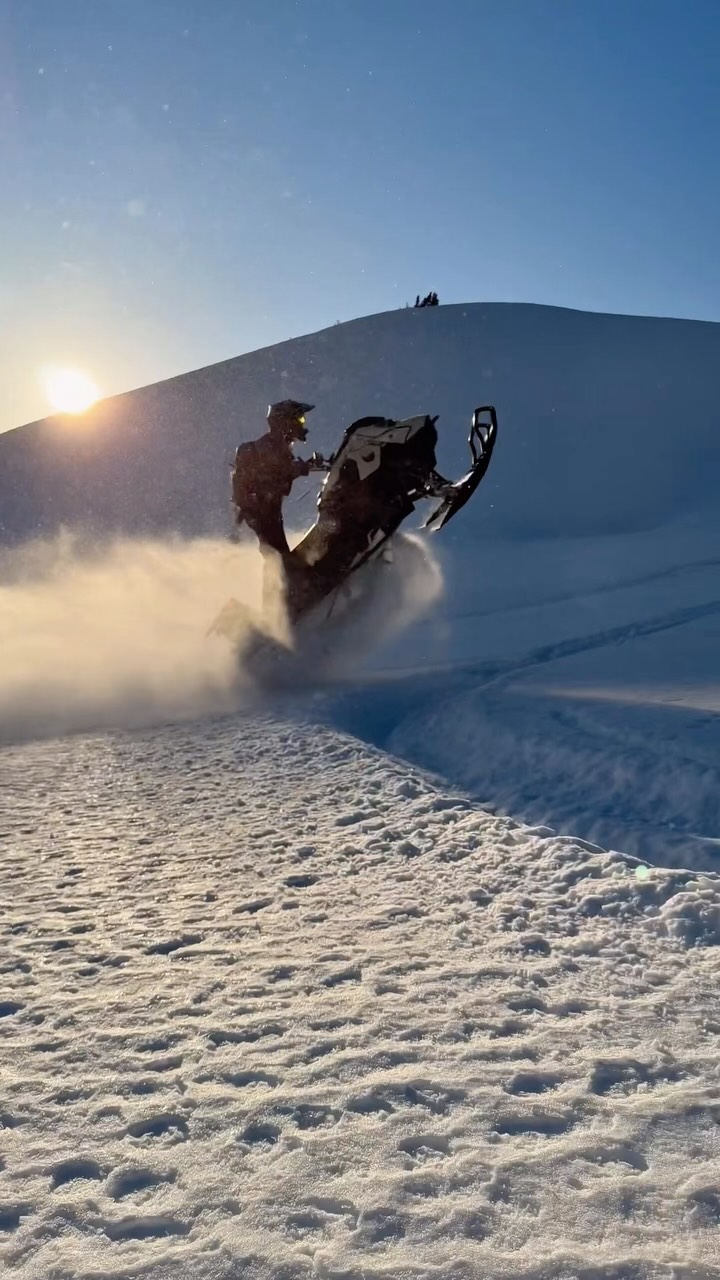 Counting down

#snowmobiletour #sledlife #mountainlife #sleddersofnorth #sledder