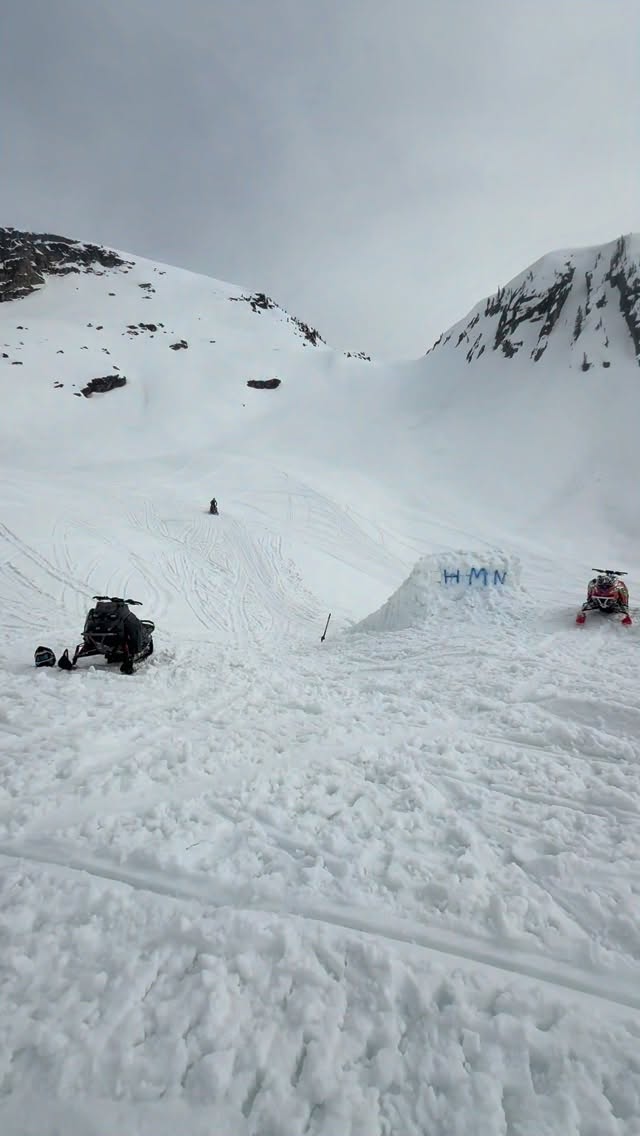 120ft backcountry Seat Grab in the books!!!
📸 @owen_dyck 

#backcountry #freestyle #ridecmp #revelstoke #snowmobile