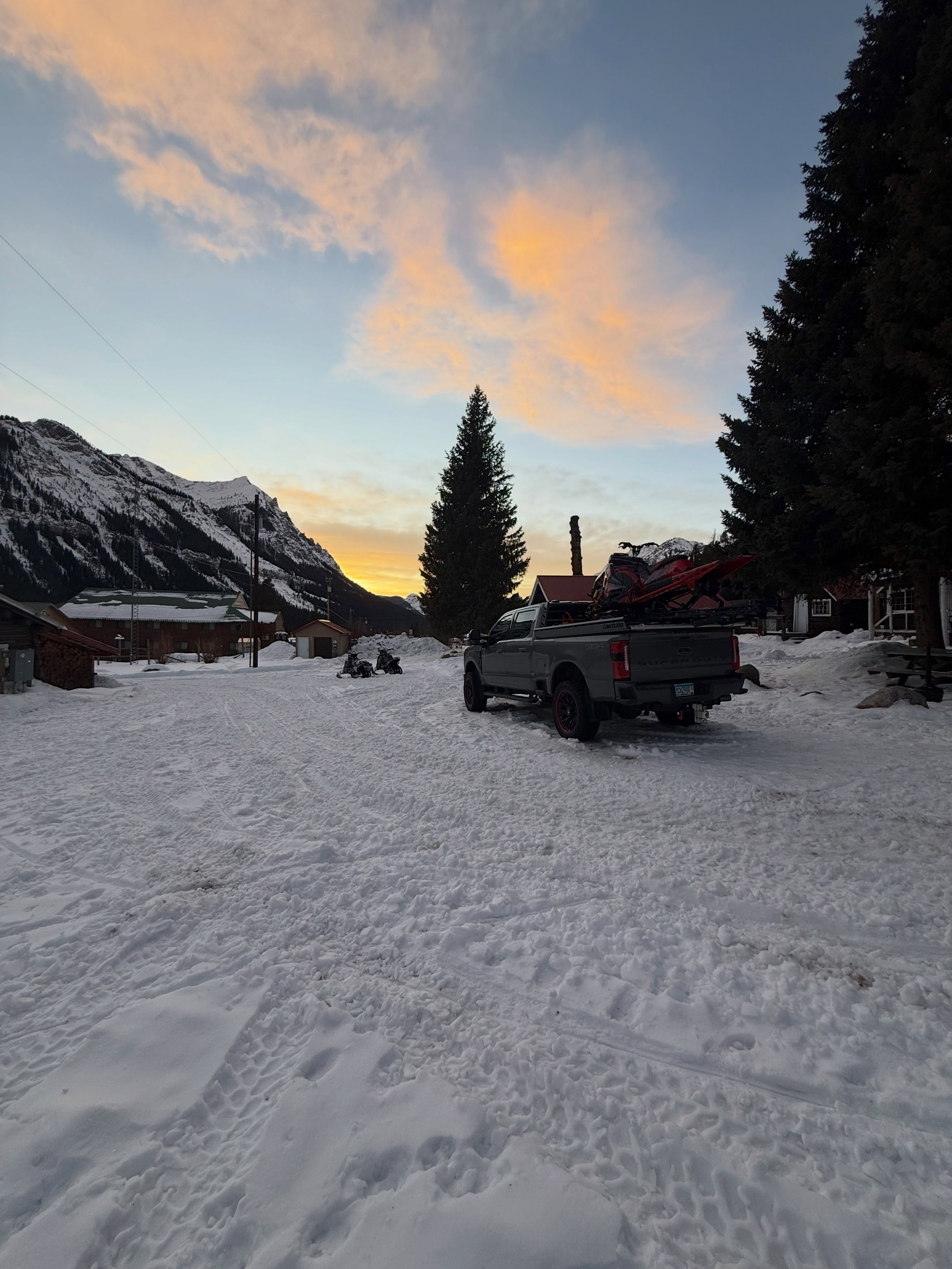 Sometimes it’s not all about the riding, it’s also the views and sunsets! Early December last year at @antlers_lodge was a sick view.