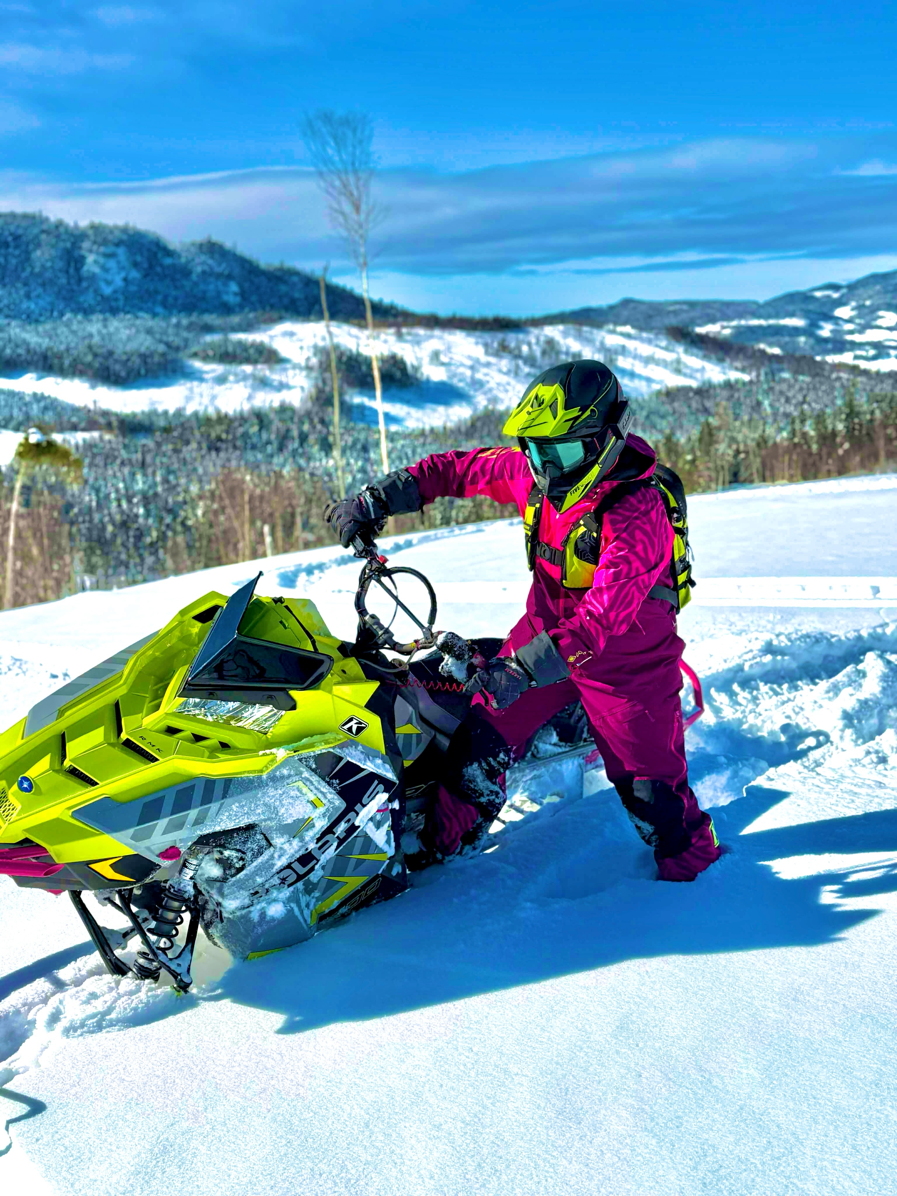 I’ve spent every winter of my life on a sled. Growing up, I thought having one was normal. This passion started with my dad, my first riding buddy. One winter day, we were hitting jumps over the river behind our home. Afterward, we went inside to watch snowcross races, and at that exact moment, I realized what a huge part of my life sledding would become. By the age of eight, I knew it was my passion. During my teenage years, I discovered Slednecks and 509 films. That is when I knew I wanted to do backcountry riding. I was so impressed; even though there were only few female riders, I thought they were the coolest girls ever. Then, I found the one…The one who made me realize it was possible to live my dream and wear pink : @maria_sandberg . She was, and still is, my inspiration. Looking back at where I am now makes the little girl in me so proud. So proud to be living this dream.💗💗💗#whyiride @klim @klimwomen
