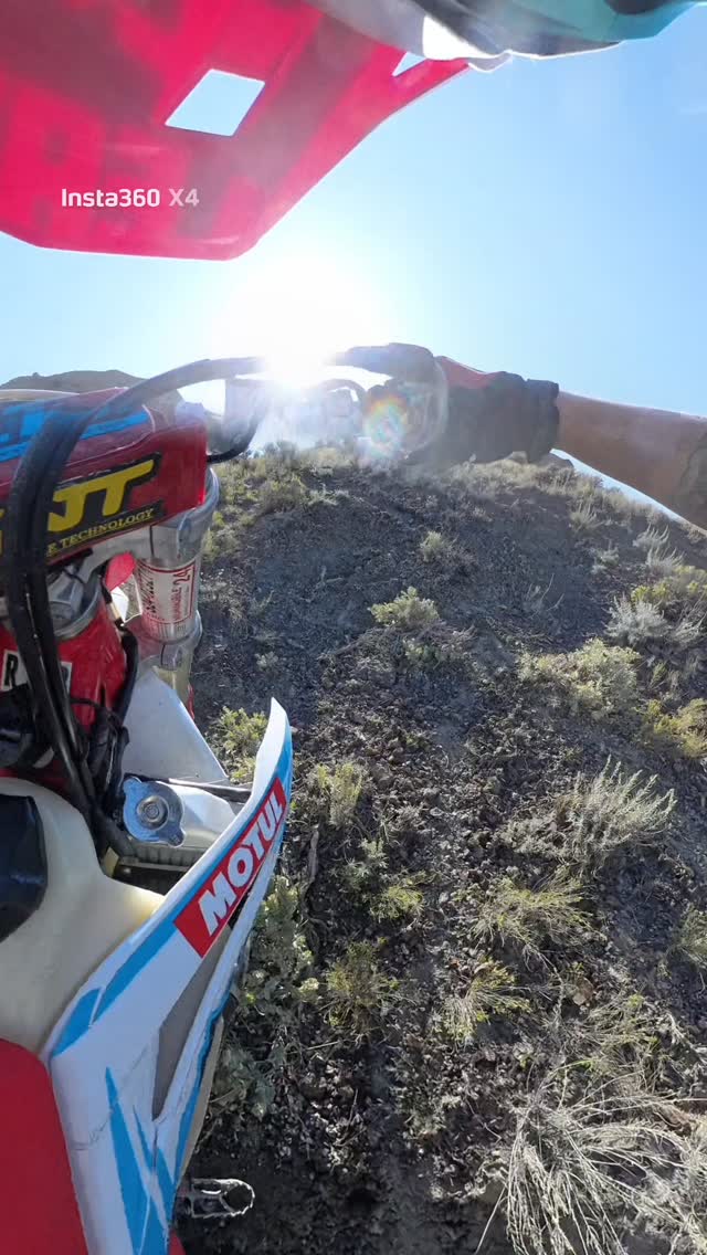 @oxbowgear Renegade Radios communication at its finest 👌 

#oxbowgear #journeyfarther #hardenduro #hillclimb #motolife #braap