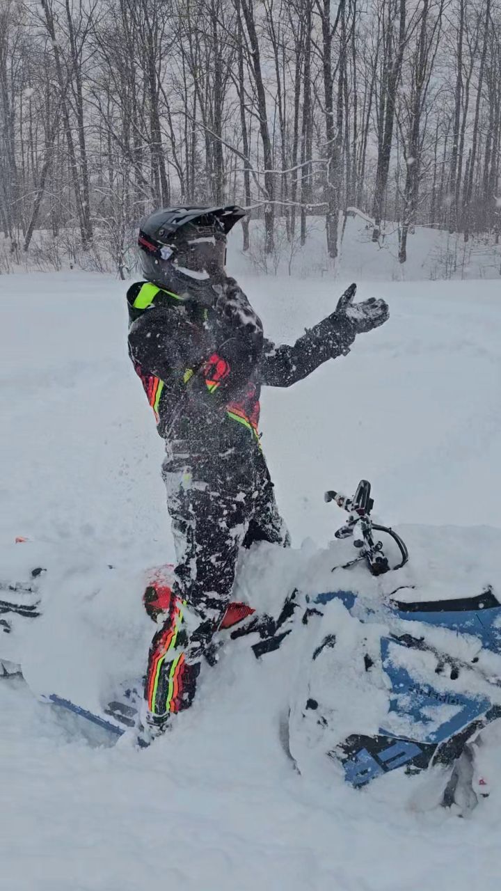 Early Christmas present in the U.P.🙌

@castlexgear 
@tempestgoggles 
@xtremeairvents 
@skidoo