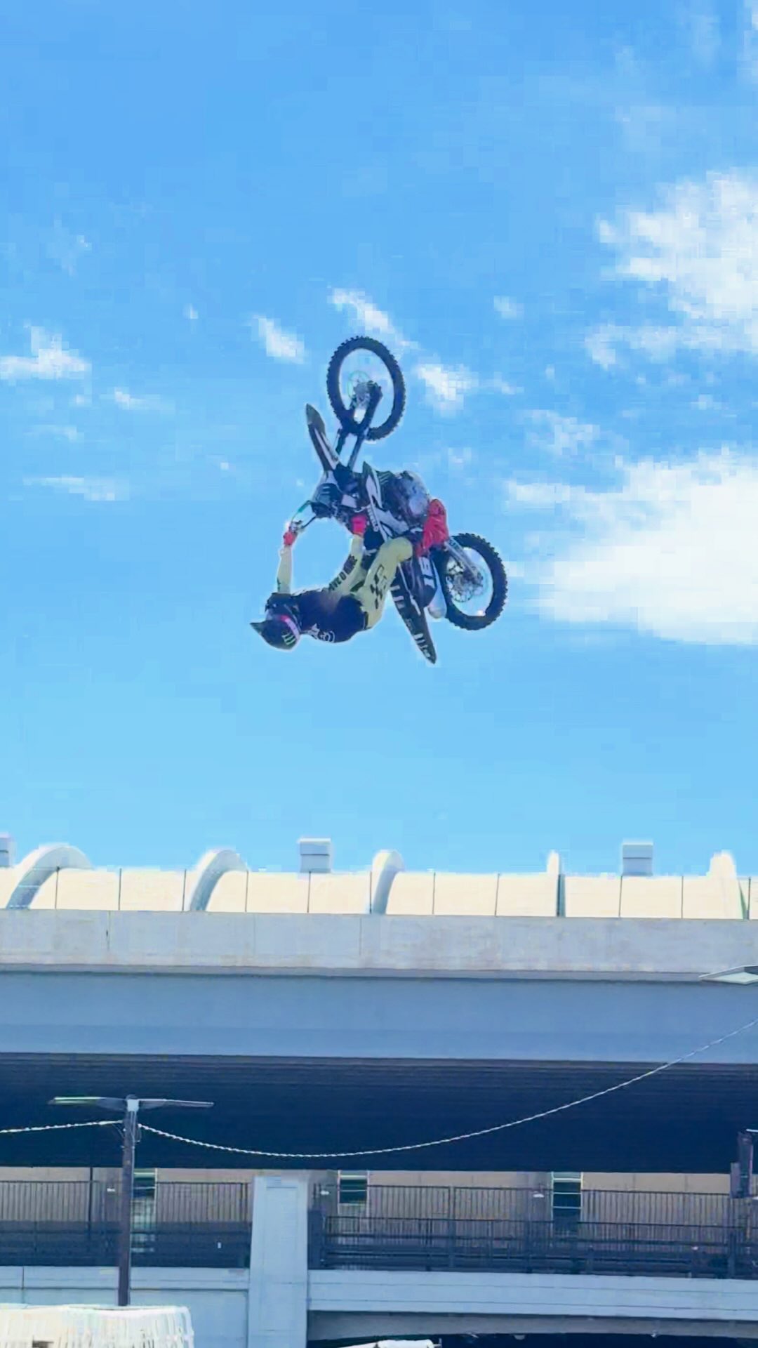 @octane_addictions Freestyle Tour was such a sick addition to the CO SnowMo Expo this year🤘🏻❄️ with @codymcd432 @welam10 @bobbyduhame @turcotte16 #fmx #freestylemotocross #snowmobile #sledlife #octaneaddictions