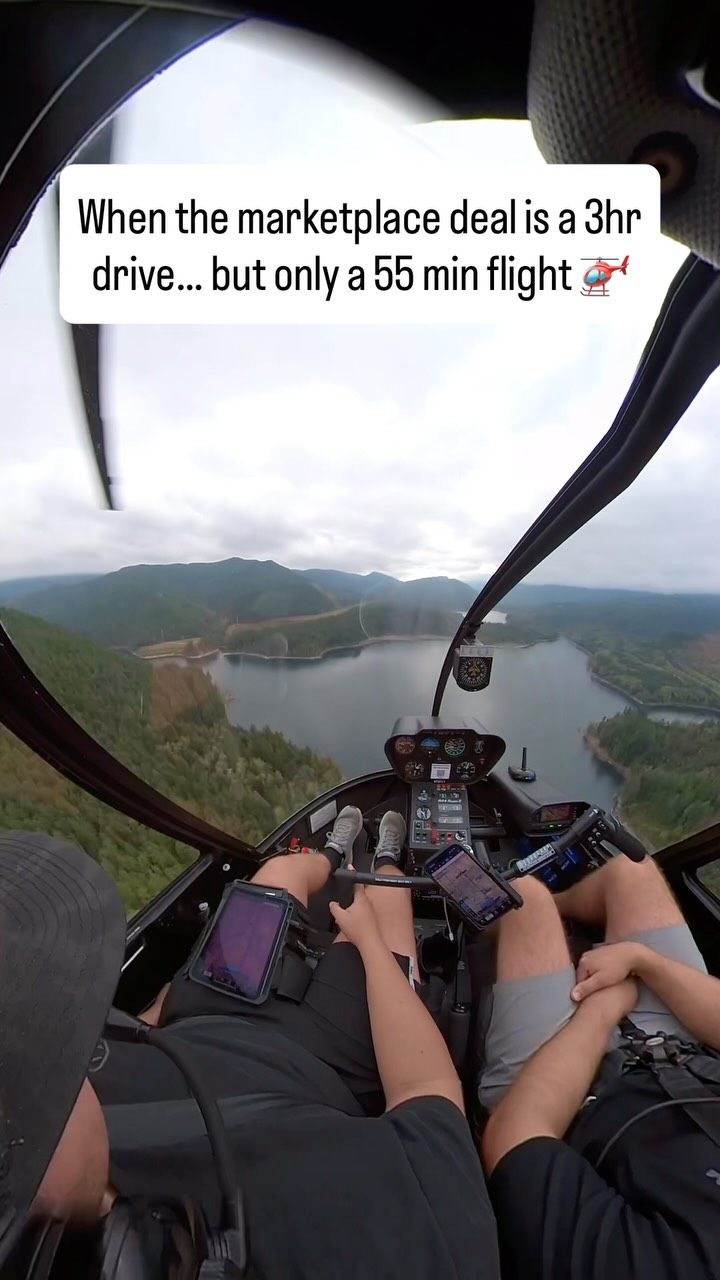 Building time and saving money… win win right? 

#helicopter #flight #mountainflying #aviation #r44