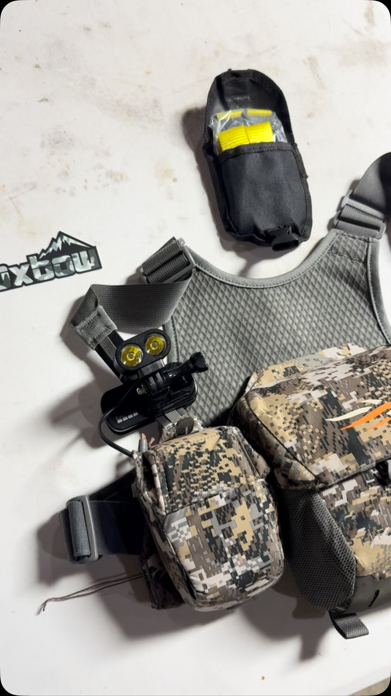 Had to figure out a way to get the @oxbowgear voyager light into the field to test it out before sled season starts! This will make it nice freeing up hands for carrying things other than a flashlight and way better battery life than my headlamp...
#oxbowgear