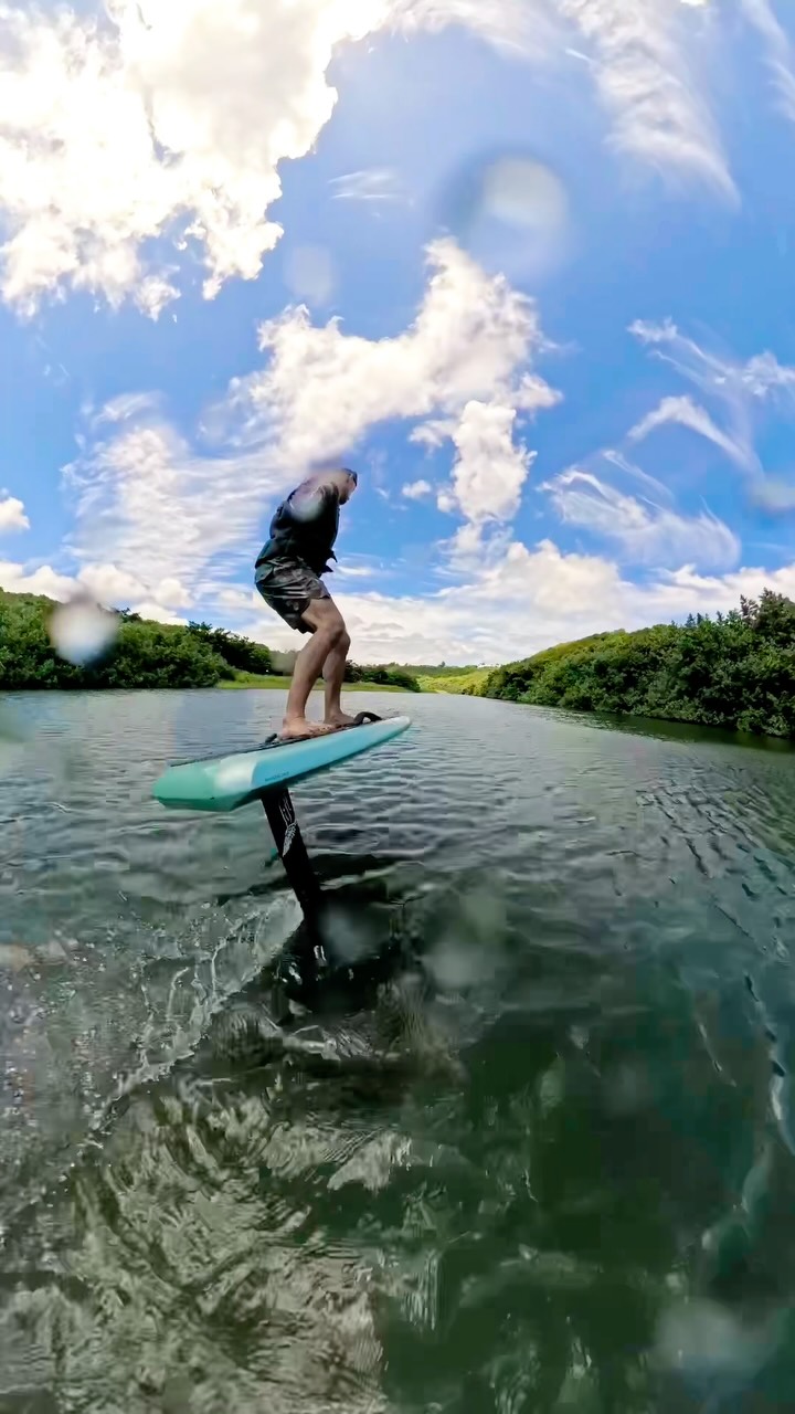 Rippin @liftfoils in Kauai! So much fun! Highly recommend! 

#Foil #LiftFoils #Efoil #Kauai #Hawaii