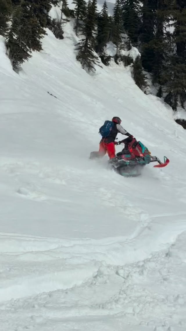 Nothing like spring slush and @509inc jerseys 🤘😮‍💨

🎥 @kylerc24 
.
@polarissnow 
@proven_progression 
@deviantink 
@backwoodsbmp 
@ryanbackwoodsbmp87 
@oxbowgear 
@ortovox 
@roxspeedfx 
@carbonpursuit 
@marlon_products 
@360sportsman 
@1stphorm 
@1stphormoutdoors 
@squatch_juice 

#snowmobile #509inc #fitness #1stphorm sledlife
