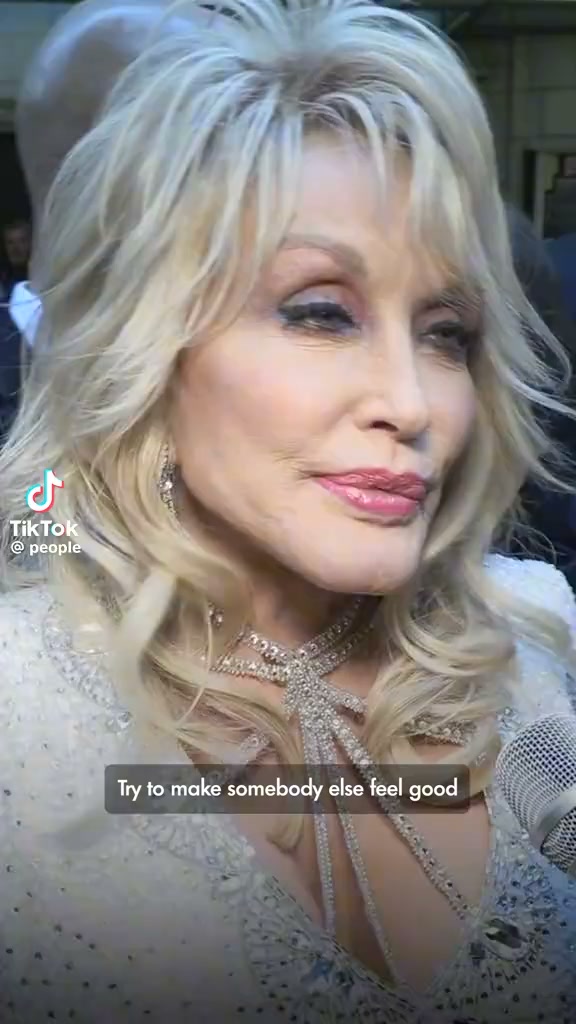 All these stars I grew up listening to and watching, they unfortunately don’t live forever. I’m sad she’s gone but she’s in a great place with her husband and singing to everyone in heaven 🫶🏼🥺💔