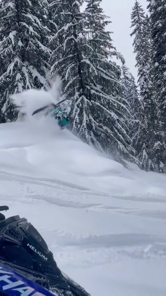 T-minus 2 months baby🤟🏼🤪#m7designs #cheetahfactoryracing #cheetahfactoryracing #polarissnowmobiles #revelstoke @rainy_creek @klim @cheetah_snow @seinenracingproducts @kingsdenresort