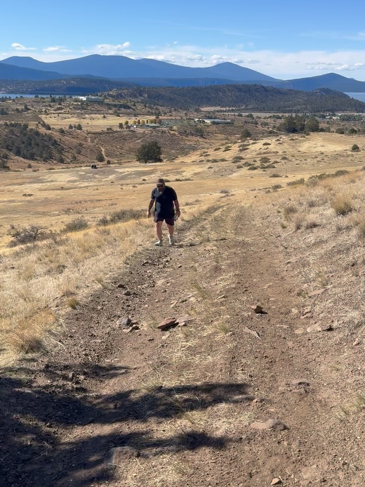 Ol @obsledssion finally got back me back to wanting to work out a little. Nice 3 mile hike to get the blood flowing. Thanks buddy, now to keep hammering

We were up way above the big o t on the hill