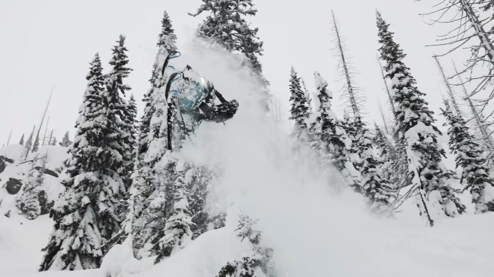 I’d rather be hot and sweaty in a snowbank 

@polarissnow 
📸- @tristinironi