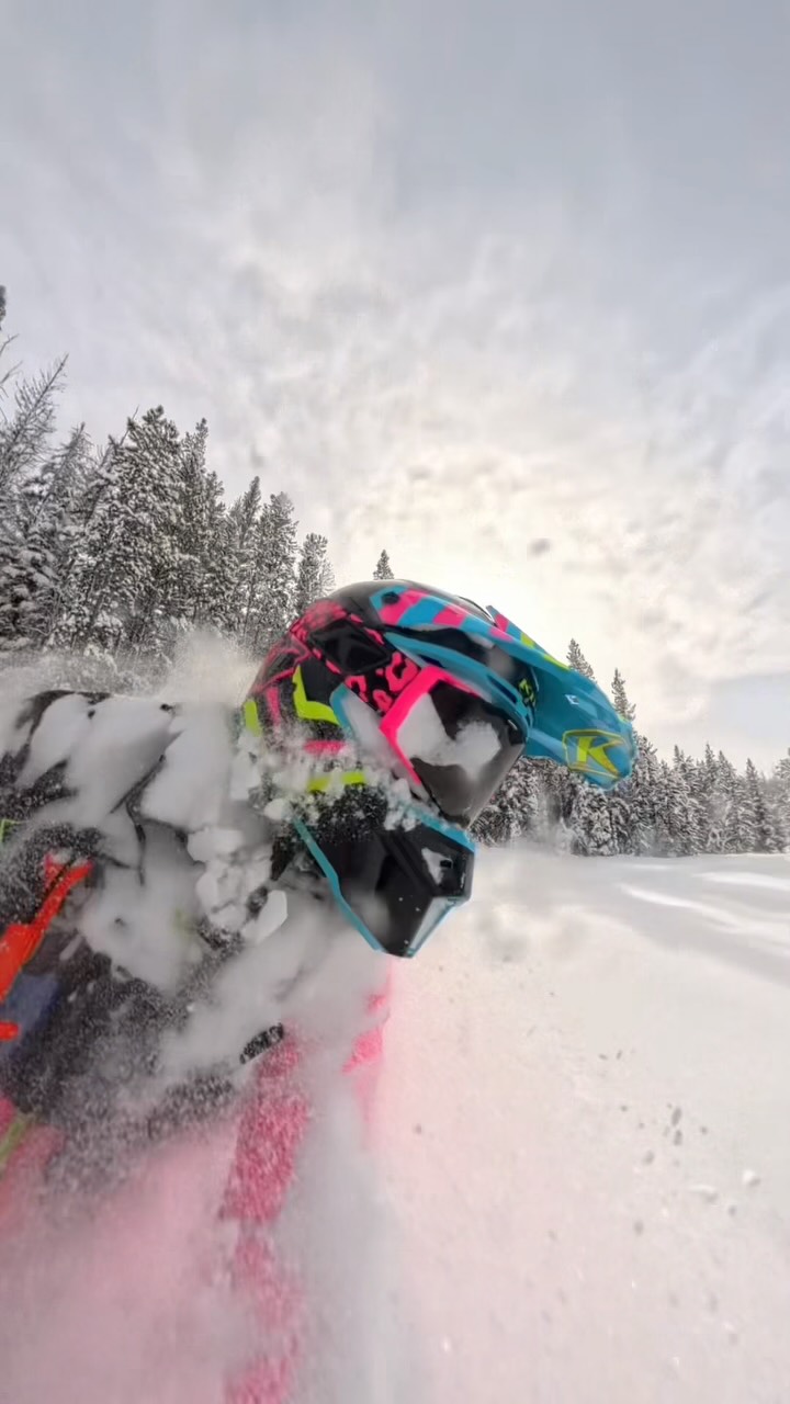 Super stoked to be working with @dsgsnow again for the 4th year. Their gear is top notch! 

I love the fact that they make them adjustable for everybody. If the inseam is too long, you can shorten it up. 

Their colors pop too! Can’t wait to get on the snow!!!
#dsgsnow #doingsomethinggreat 

@ibexx_llc 
@duradeck 
@octaneink 
@mountainsideperformance 
@rmscrocks 
@mountainlabgear 
@oxbowgear