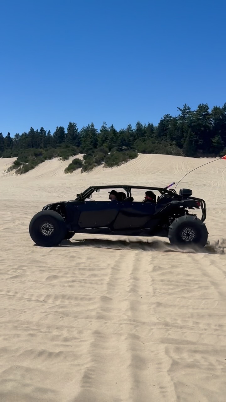 Zoomingggg🏄🏻‍♂️🏄🏻‍♂️ 

#sxs #fyp #canammaverick #x3 #dunes