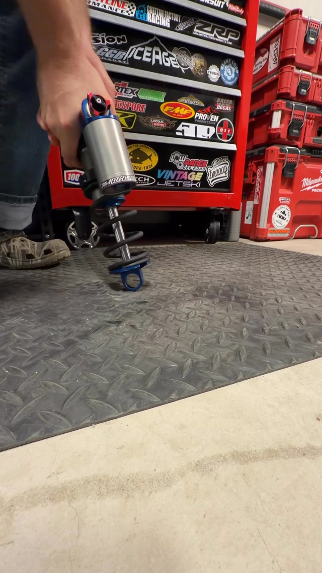 Winter is right around the corner so get prepared now! Give your suspension some attention and be ready to ride 🤙🏼

My front track shock reservoir had rotated causing oil leakage which led to poor performance. It was rebuilt with new seals and Amsoil shock fluid. Now I’m ready to ride 👌🏼

#suspensionproz #walkerevans