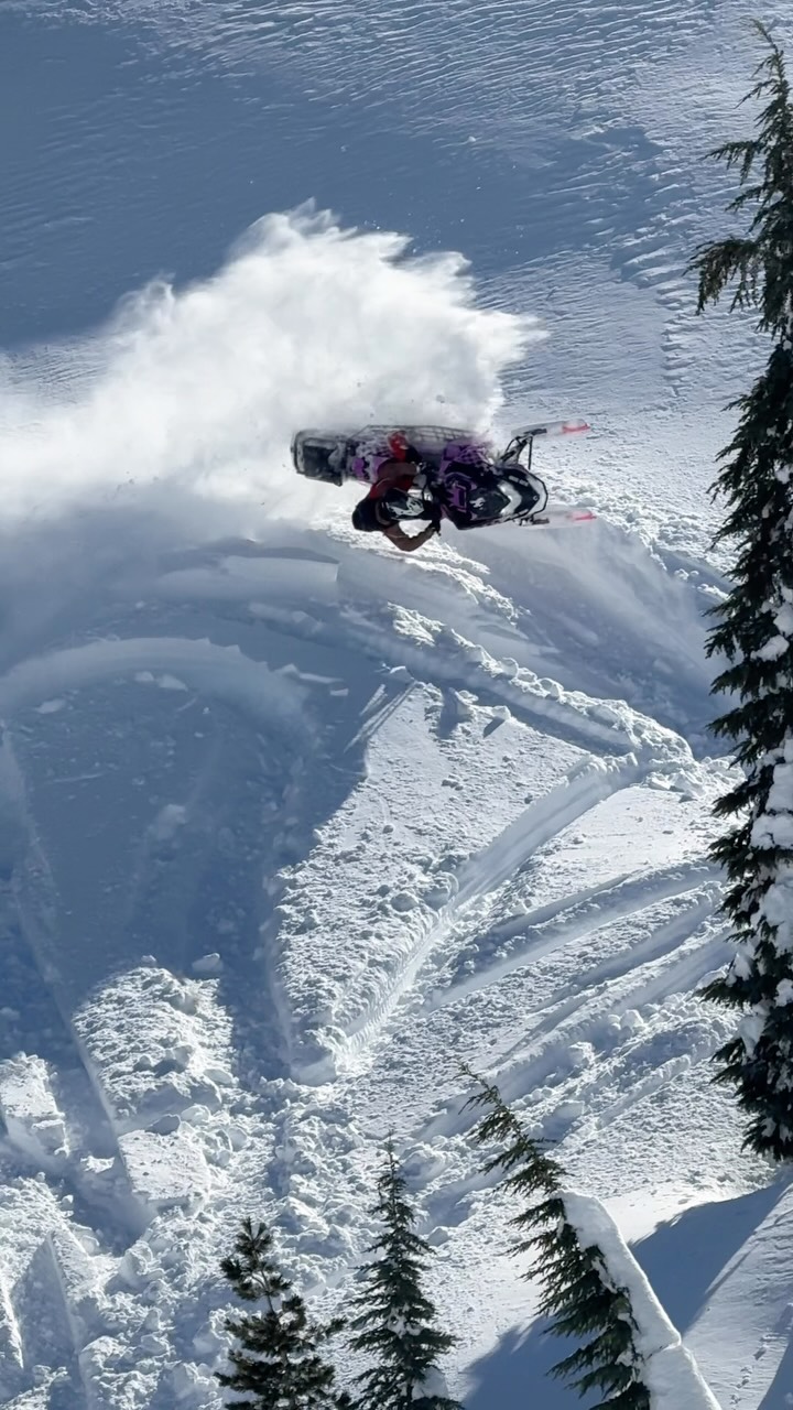 @haydays_grassdrags bound tomorrow! The hype for winter has started and I am getting fired up 🔥🤘🏼 stoked to see all the rad people this weekend, I’ll be hanging around the @pureadrenalinesnow @tempestoptics booth and the @sledsend  brotherhood boys! #thestartofwinter #haydays #sledders  #letsgo