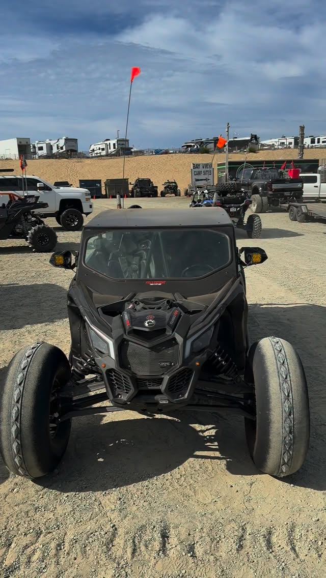 Can’t go wrong with 35s🫦

#canammaverick #sxs #fyp #canam #dunes
