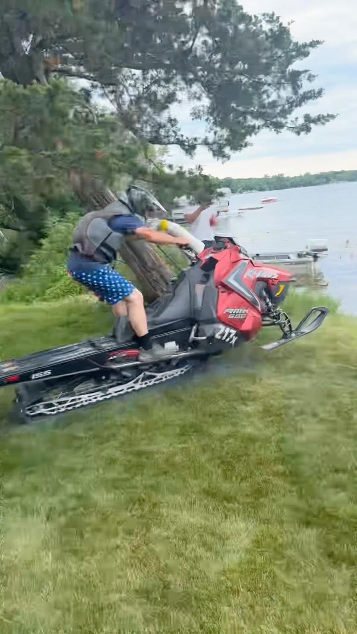 250 baby!!!🇺🇸 It might be July but we’re still ducking limbs in the trees🤟🏻

Buoy with 80’ of rope fell out on impact with the water and definitely has a severe handling affect between your legs lol