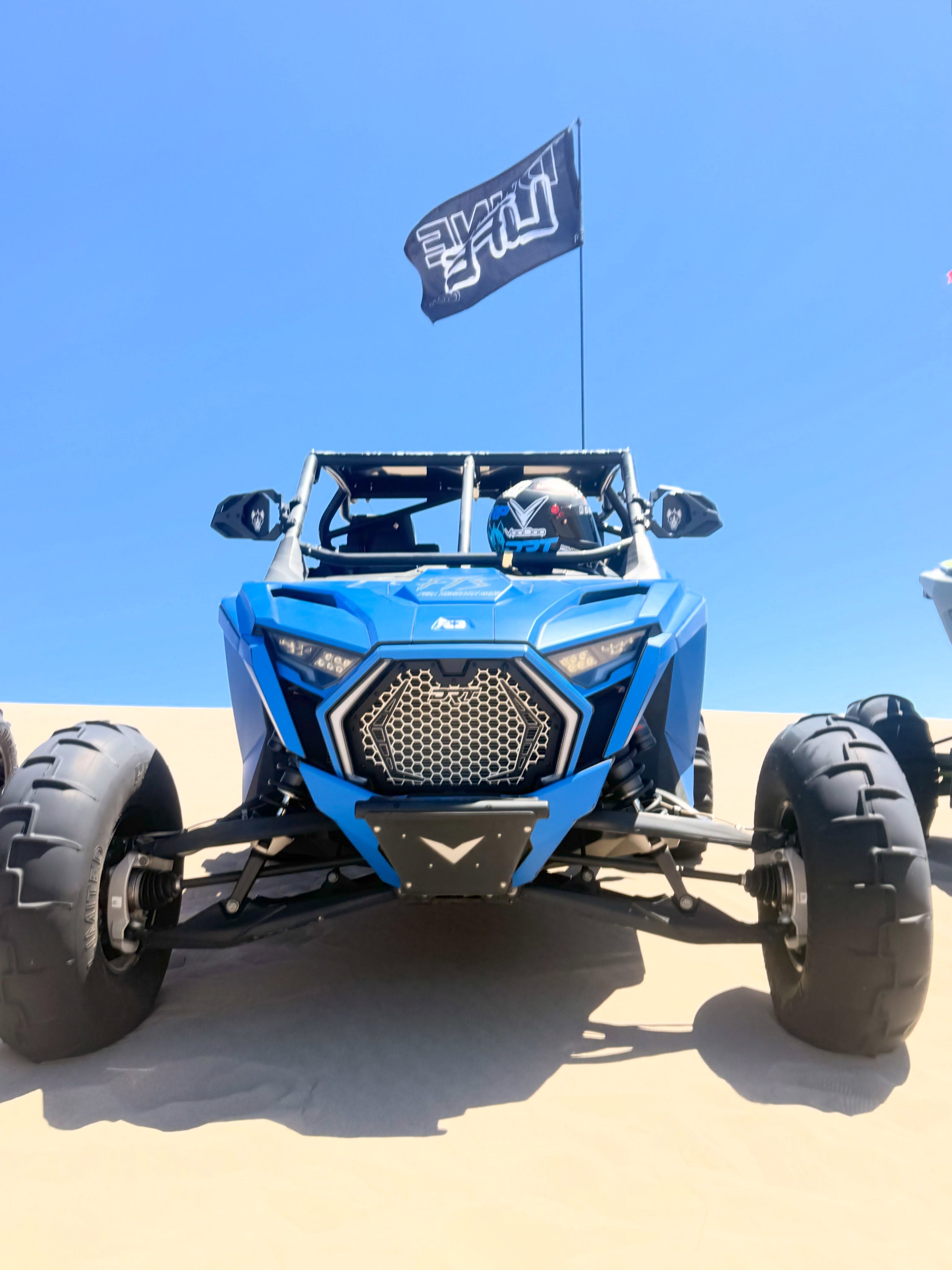 Front End Monday? @utvfxgraphics @voodoo.rr @dunelifeco @mwhips_usa @drt.motorsports @sandtires_unlimited