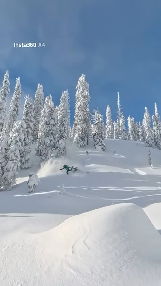Knocking the rust off last December🦅 Stay tuned for the POV😎 @klim @cheetah_snow @rainy_creek @ryatt98 #m7designs #cheetahfactoryracing #klim #polarissnowmobiles #revelstoke