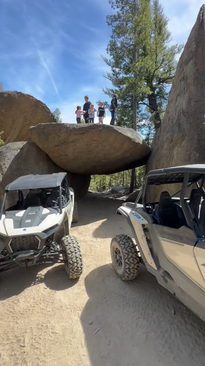 Montana’s BEST adventures begin at @pipestonervpark with an EPIC ride from @pipestonerentalsandadventures ‼️ Call to book or visit the link in bio.

#bestofthewest #montana #camping #family #fun