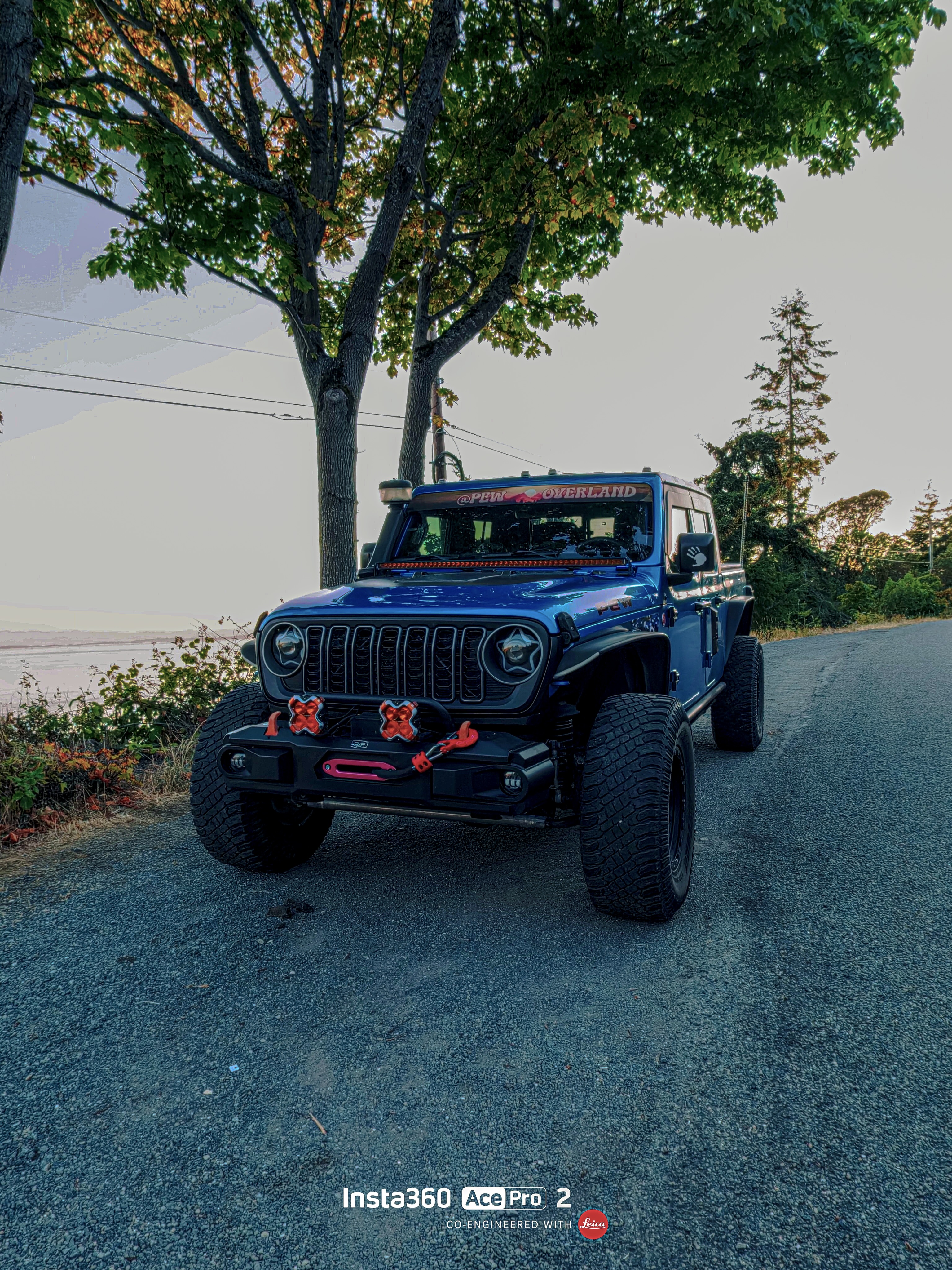 While we are postponing, life speeds by.

📷: @insta360 Ace Pro 2

#pewoverland #jeep #jeepnation #pnw #washington