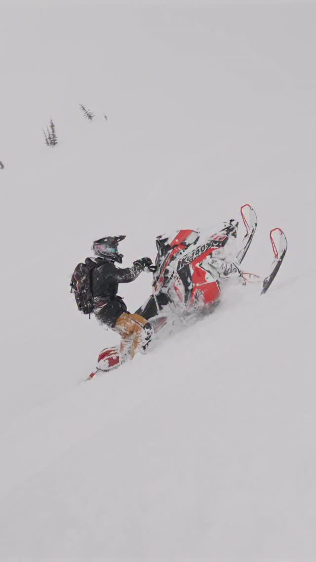 I can't believe the scoop shovel stayed on 😂

@calebkesterke 📸
@proven_progression 
@509inc