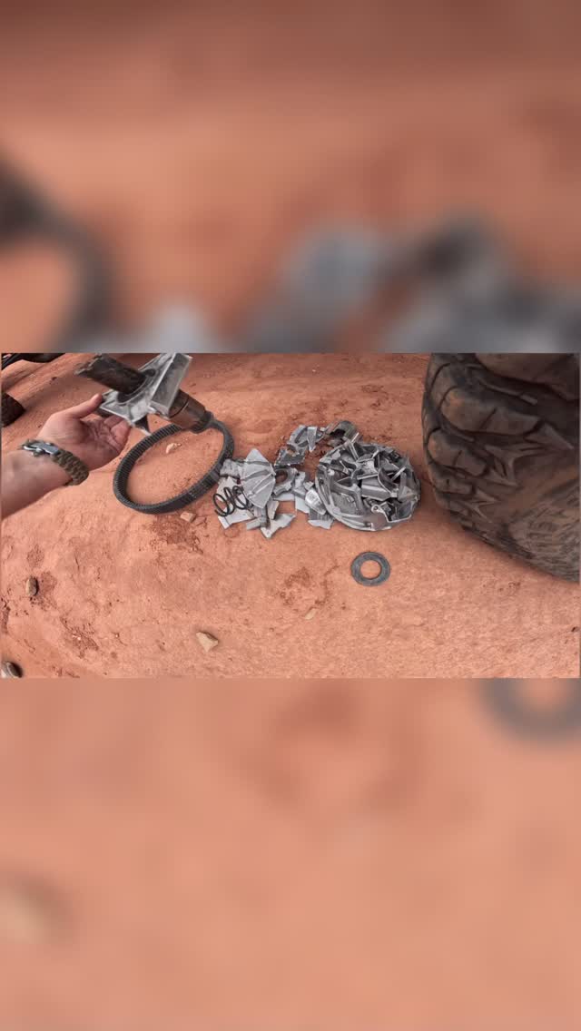 One bolt. That’s all it took. 💥

The Vault went from ripping Moab trails to DEAD.

What looked like a catastrophic engine failure came down to one over-tightened bolt that ended up destroying the crankshaft.

Sometimes the smallest mistake causes the biggest failure.

Full story on YouTube 👉Lost On A Rock

#TheVault #SROGetLost #Moab #UTV #SideBySide