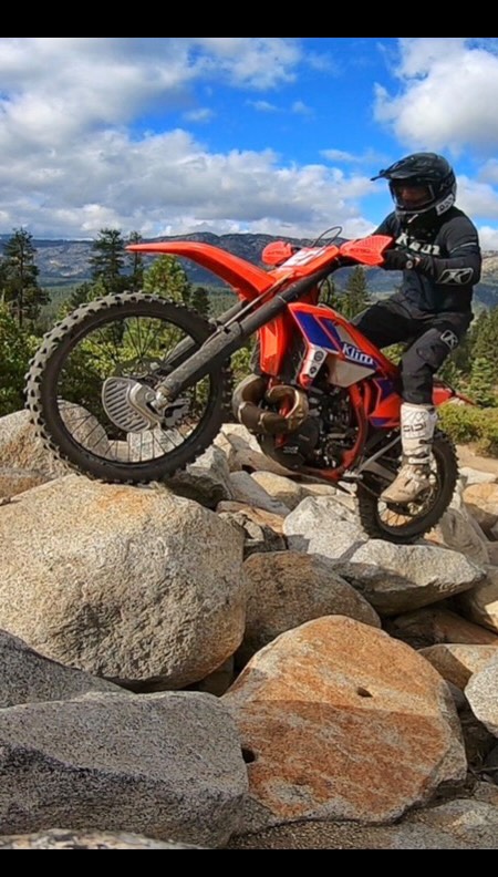 #pov ROCKS 🪨🪨

@klimmotorcycle 
@cheetah_motos 
@trailboundco 
@bulletproofdesigns 
@auburnextreme 

#dirtbike #laketahoe #moto