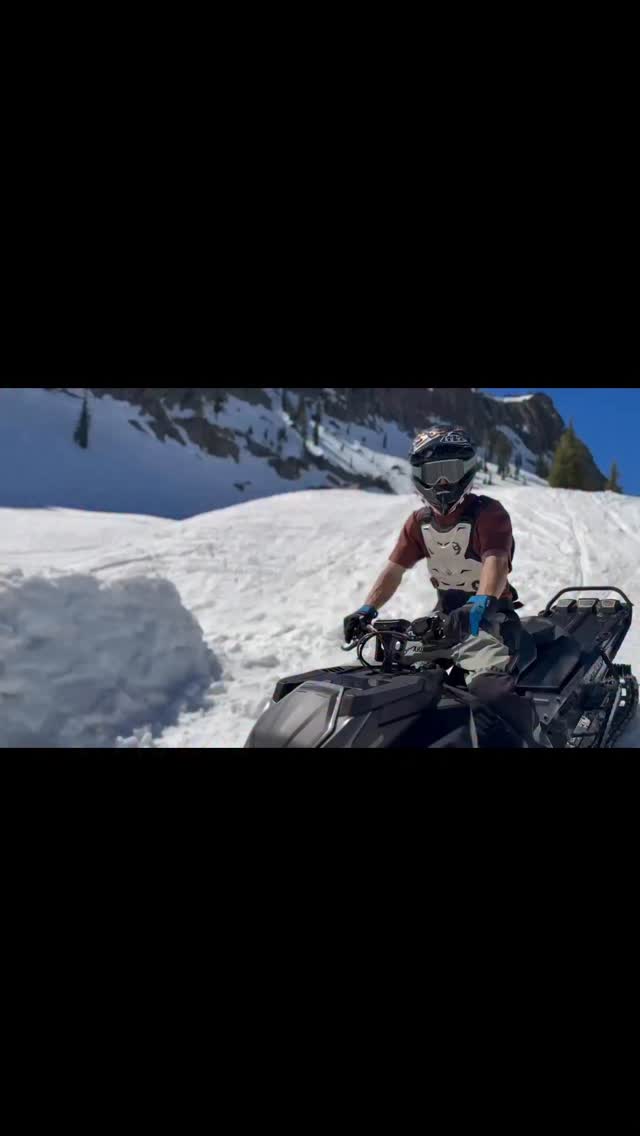 We will burn our skis down to the spindles if it means we have a couple more days of jumping with friends in Tahoe!! @theduncan775  Might have to head over to @toms_snowmobile for some new skis😂#lynx #savetahoesnowmobiling #calicrew #dirtfishing #summerlovin