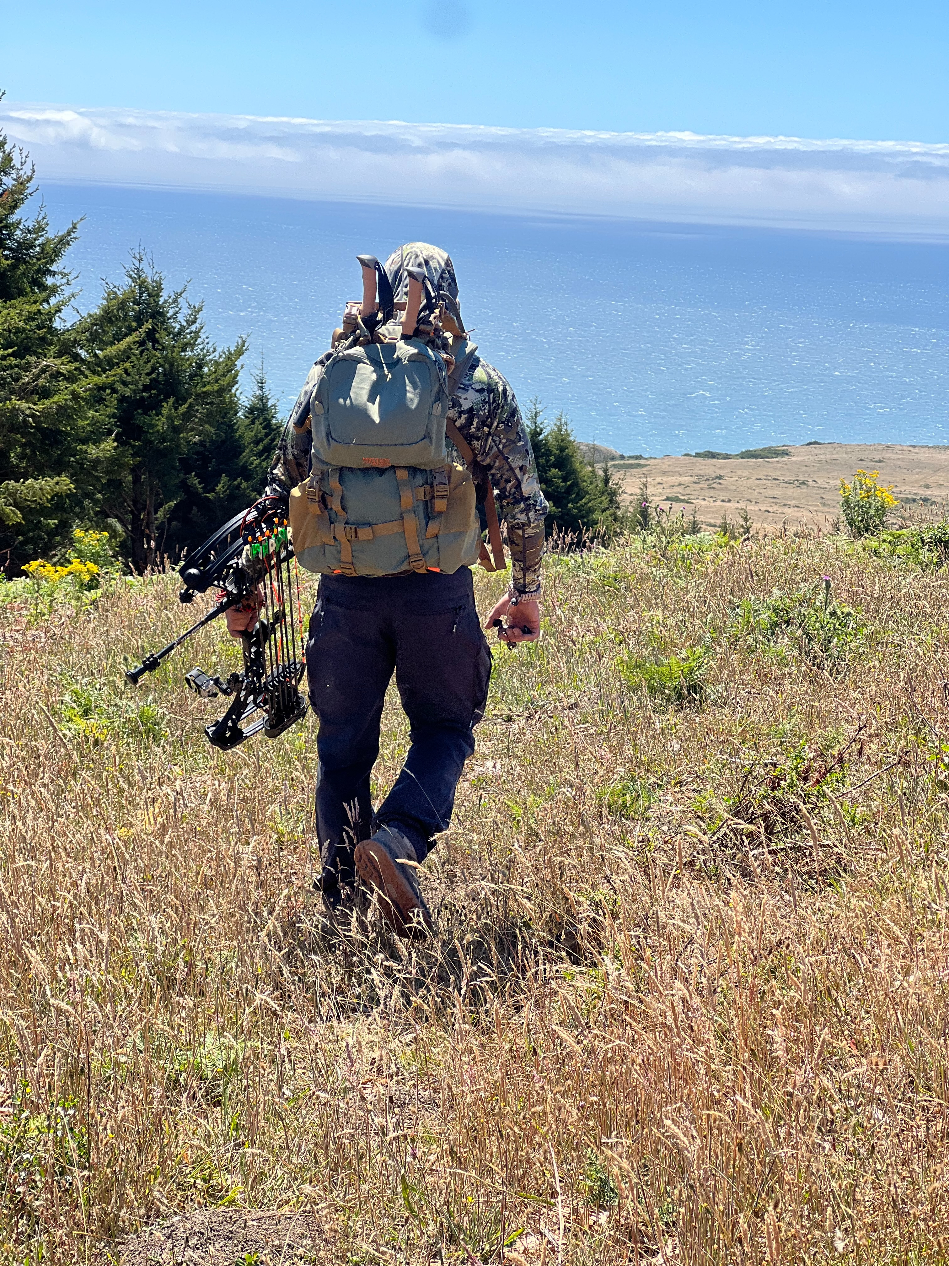 Came back from the coast unsuccessful, but I’d still call my first archery hunt a success. 🏹

We saw plenty of critters, got within range of a couple, and got to explore some incredible new terrain. Definitely learned a lot and can’t wait for the next one!

Big thanks to @laymarrie for tagging along and hiking up and down those mountains with me! 🤙

#StillLearning #Archery #FirstHunt #Blacktail #norcal