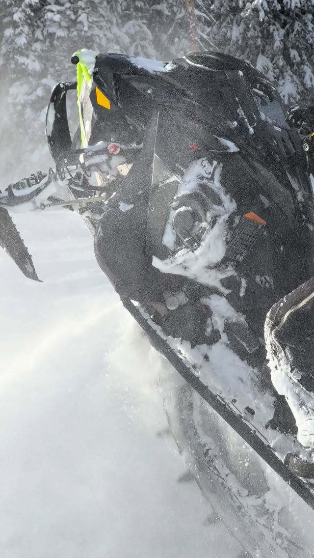 ❄️ Snow is HERE time to ride!
•
#oxbowgear #forceturbos #thatskidoofeeling #castlex #wyoming