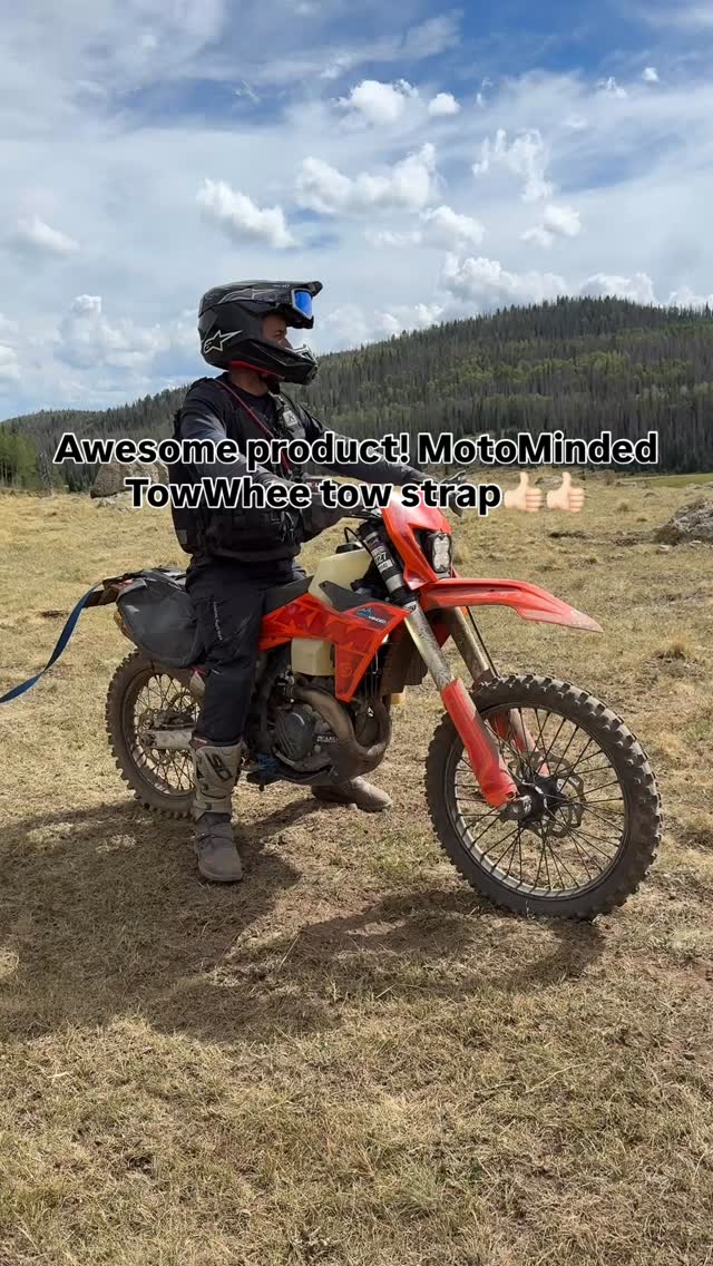 Last weekend at the Big Lake Enduro my pal @hattonzachary had an incident where he ended up with a hole in a case cover and lost engine/transmission oil. We pushed his bike over 2 miles but were very thankful when Chris from @motominded showed up on sweep duty. This strap attaches to each foot peg on the lead bike and wraps around the forks of the bike being towed. It worked awesome and helped get Zach’s bike out of the woods🙌🏻 Ended up towing it 6 miles before getting to a road with vehicle access to haul it the final 20+ miles back to camp.